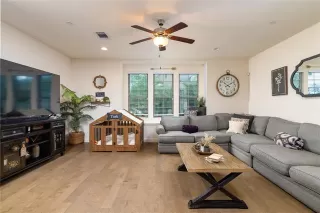 Photo #5: 21273466 Listing