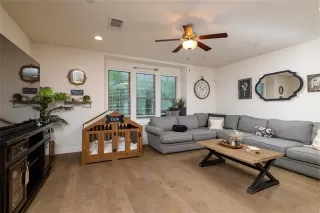 Photo #6: 21273466 Listing