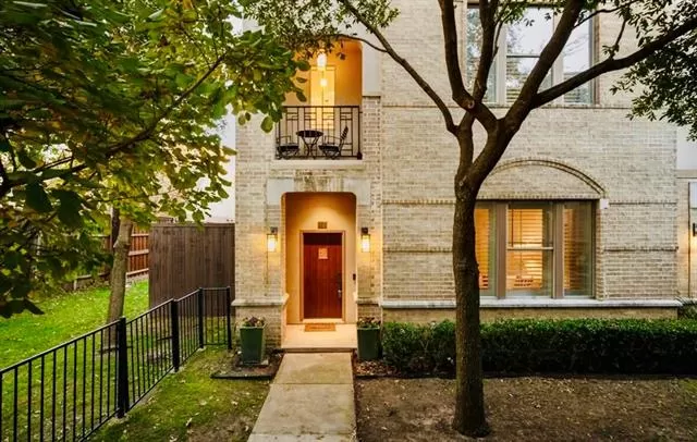 MLS: 21273471 Condo For Sale