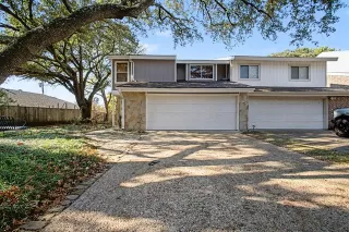 Browse active condo listings in COUNTRY PLACE