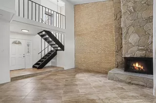 Photo #6: 21273945 Listing