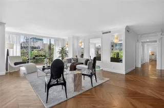 Photo #3: 21273996 Listing