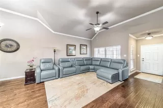 Photo #3: 21274283 Listing