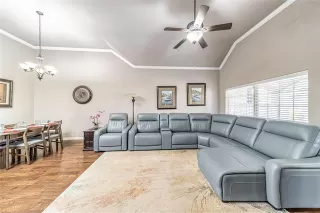 Photo #5: 21274283 Listing