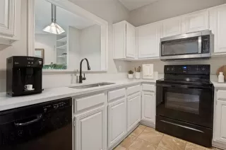 Photo #4: 21274604 Listing