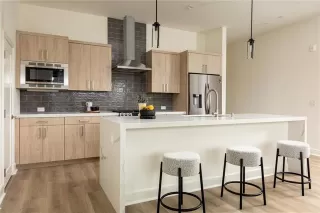 Photo #5: 21274777 Listing