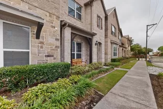Photo #4: 21275189 Listing
