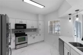 Photo #3: 21275642 Listing