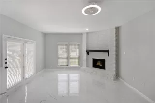 Photo #5: 21275642 Listing