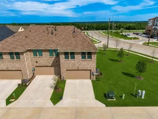 Photo #5: 21275706 Listing