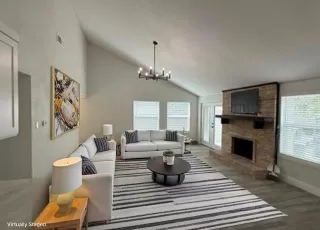 Photo #4: 21276173 Listing