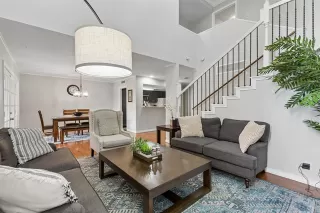 Photo #4: 21276193 Listing