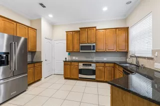Photo #5: 21276235 Listing