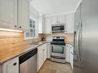 Photo #6: 21276345 Listing