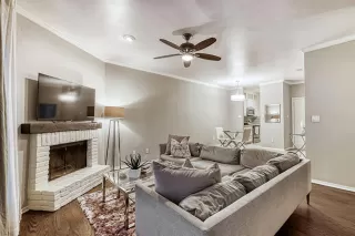 Photo #5: 21277178 Listing