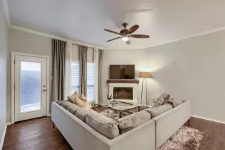Photo #6: 21277178 Listing