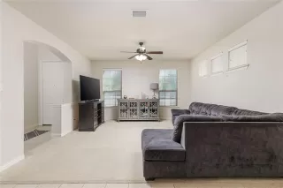 Photo #2: 21277393 Listing