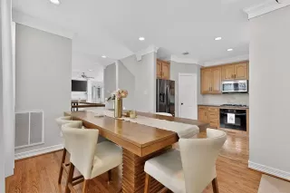 Photo #3: 21277438 Listing