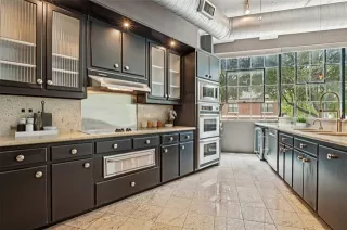 Photo #5: 21277693 Listing