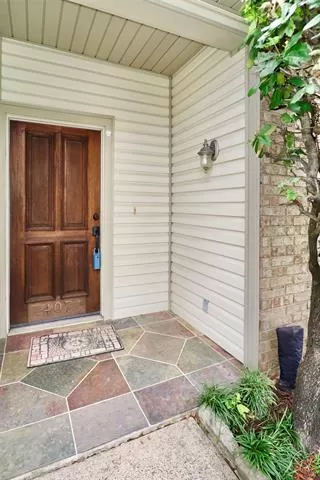 Photo #4: 21278142 Listing