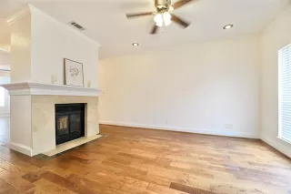 Photo #6: 21278142 Listing