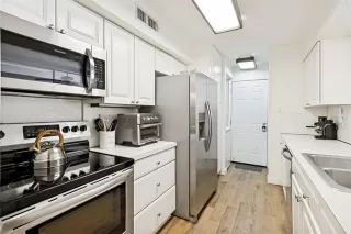 Photo #4: 21278149 Listing