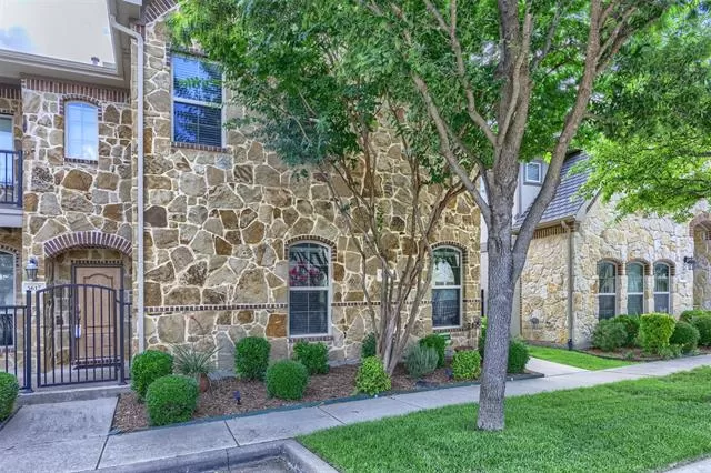 MLS: 21278196 Condo For Sale