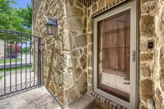 Photo #2: 21278196 Listing