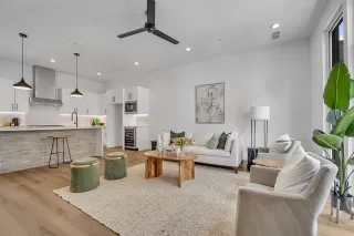 Photo #6: 21278483 Listing