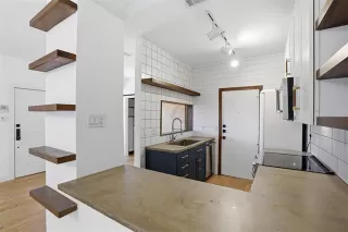 Photo #4: 21278737 Listing