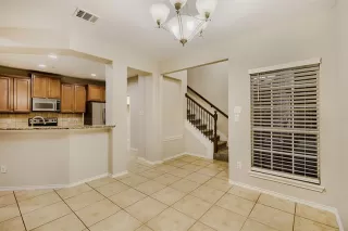 Photo #5: 21278785 Listing