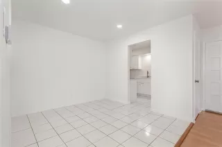 Photo #5: 21278806 Listing