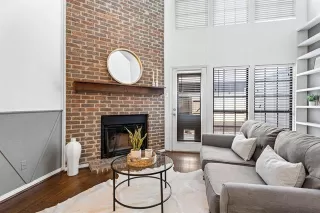 Photo #3: 21279538 Listing