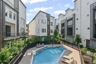 Photo #3: 21279575 Listing