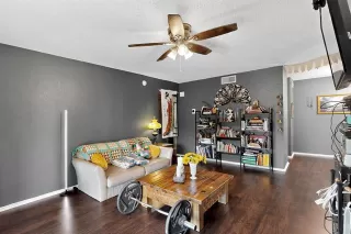 Photo #5: 21279632 Listing