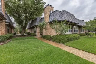 Browse active condo listings in 5800 ROYAL