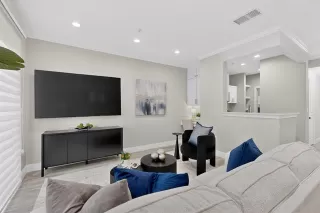 Photo #6: 21280506 Listing