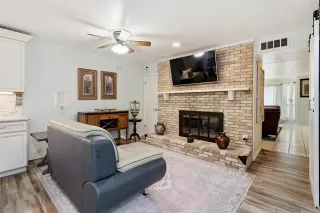 Photo #5: 21280511 Listing