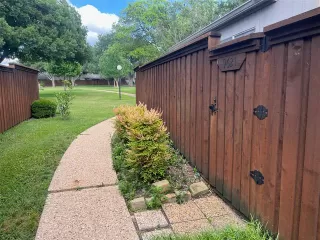 Photo #5: 21280516 Listing 