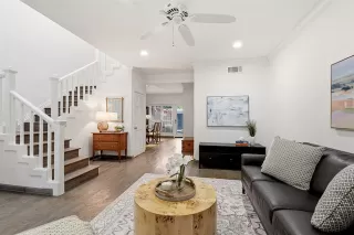Photo #5: 21280617 Listing