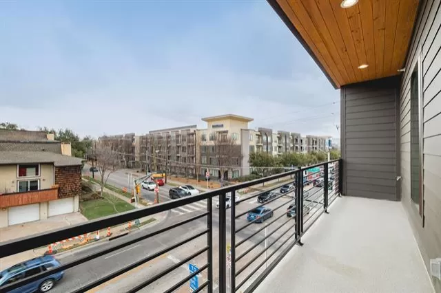 MLS: 21280892 Condo For Sale