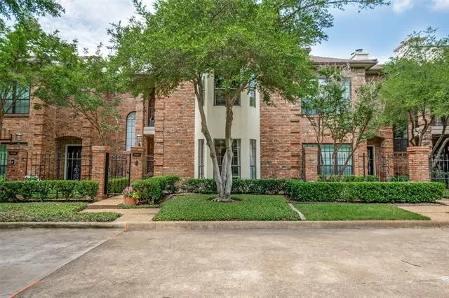 MLS: 21281156 Condo For Sale