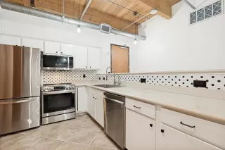 Photo #2: 21281272 Listing 