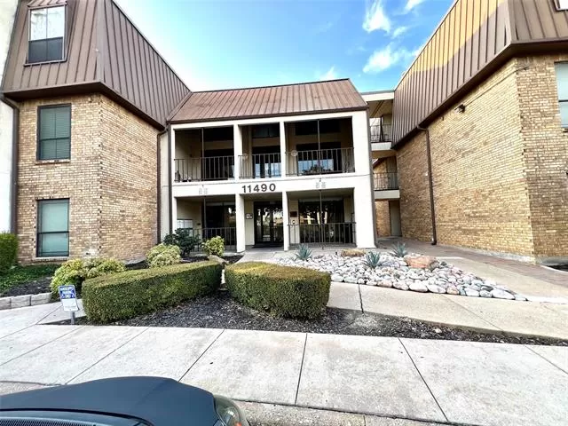 MLS: 21281382 Condo For Sale
