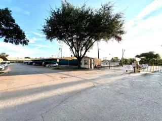 Photo #3: 21281382 Listing