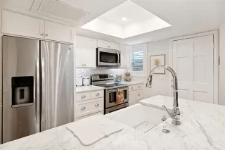 Photo #5: 21281422 Listing