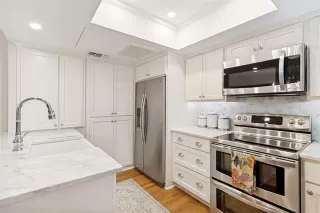 Photo #6: 21281422 Listing