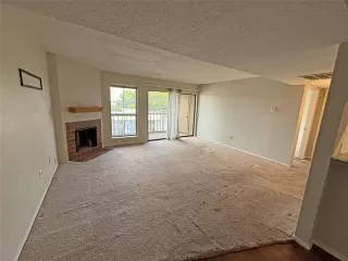 Photo #6: 21281499 Listing