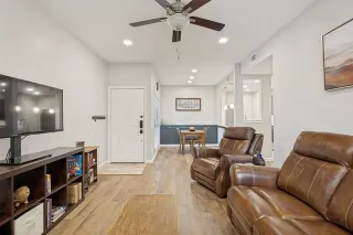 Photo #5: 21281779 Listing