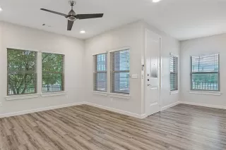 Photo #6: 21281891 Listing